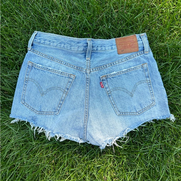 Levi’s 501 Jean Shorts W28 - Picture 1 of 5